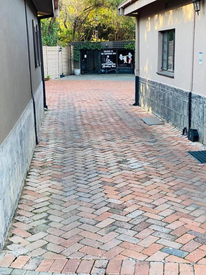 Cottonwood Guesthouse Oasis Bloemfontein Exterior photo